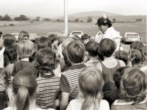 Donald Viens (Morgan's Rifles 1976) demonstrating rifle